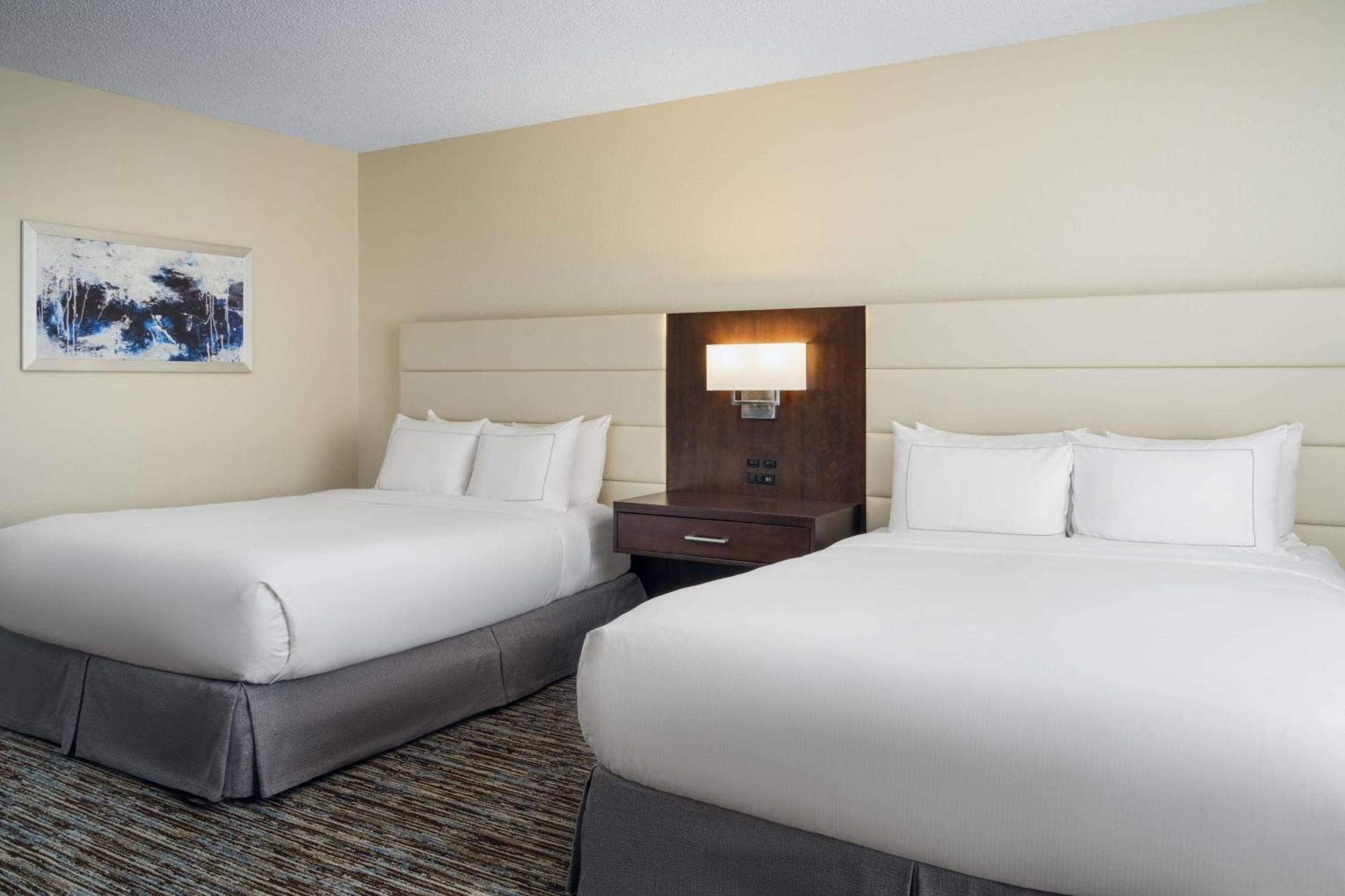 Doubletree By Hilton Greensboro Bagian luar foto